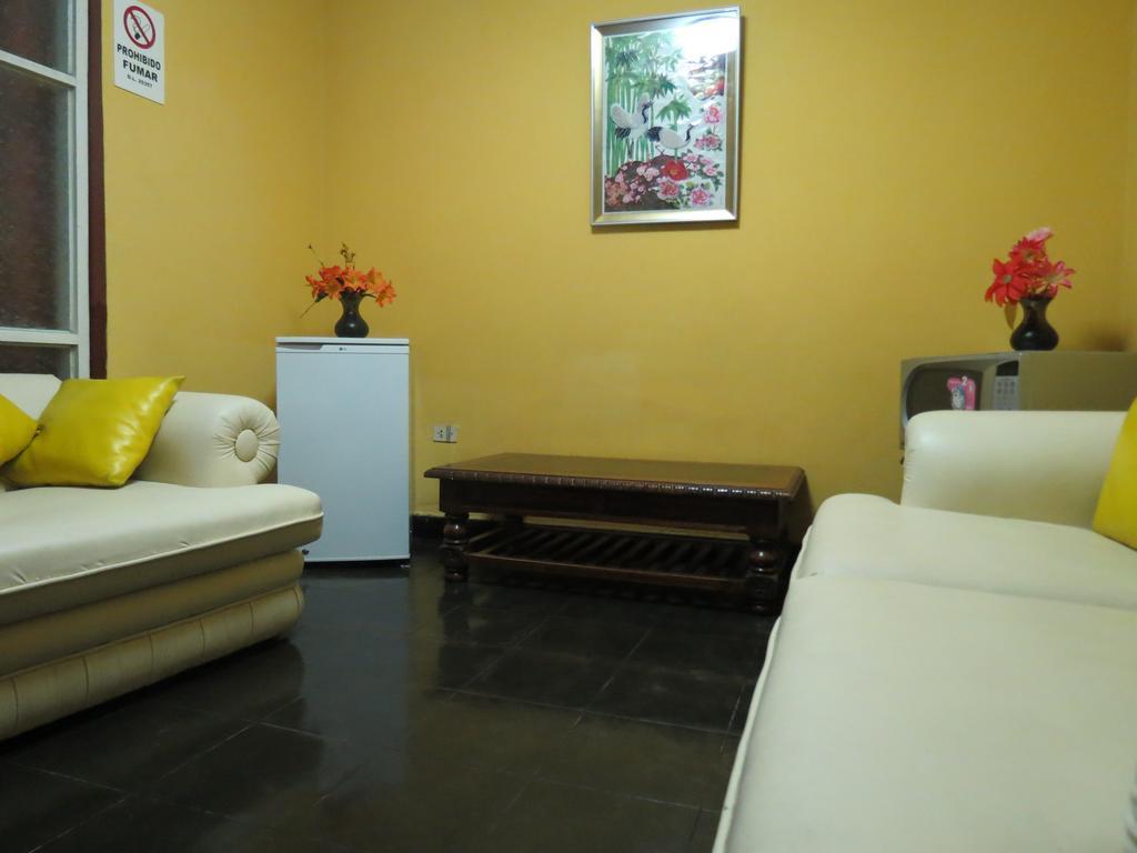 Residencial El Sol De Los Pinos Bed & Breakfast Trujillo Exterior photo