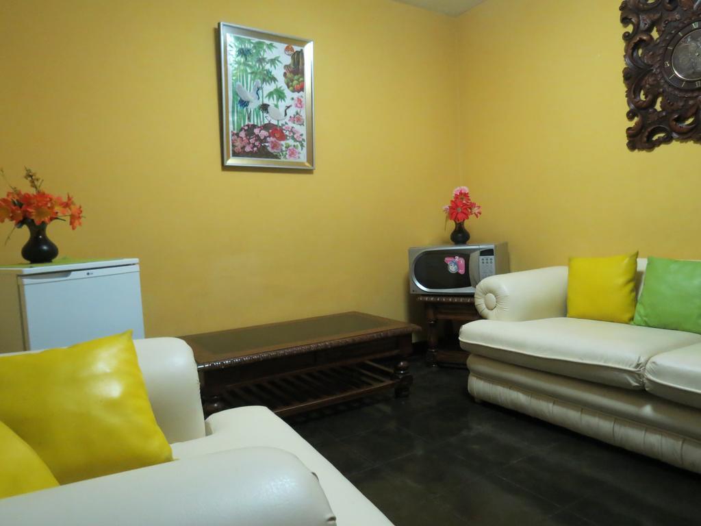 Residencial El Sol De Los Pinos Bed & Breakfast Trujillo Exterior photo