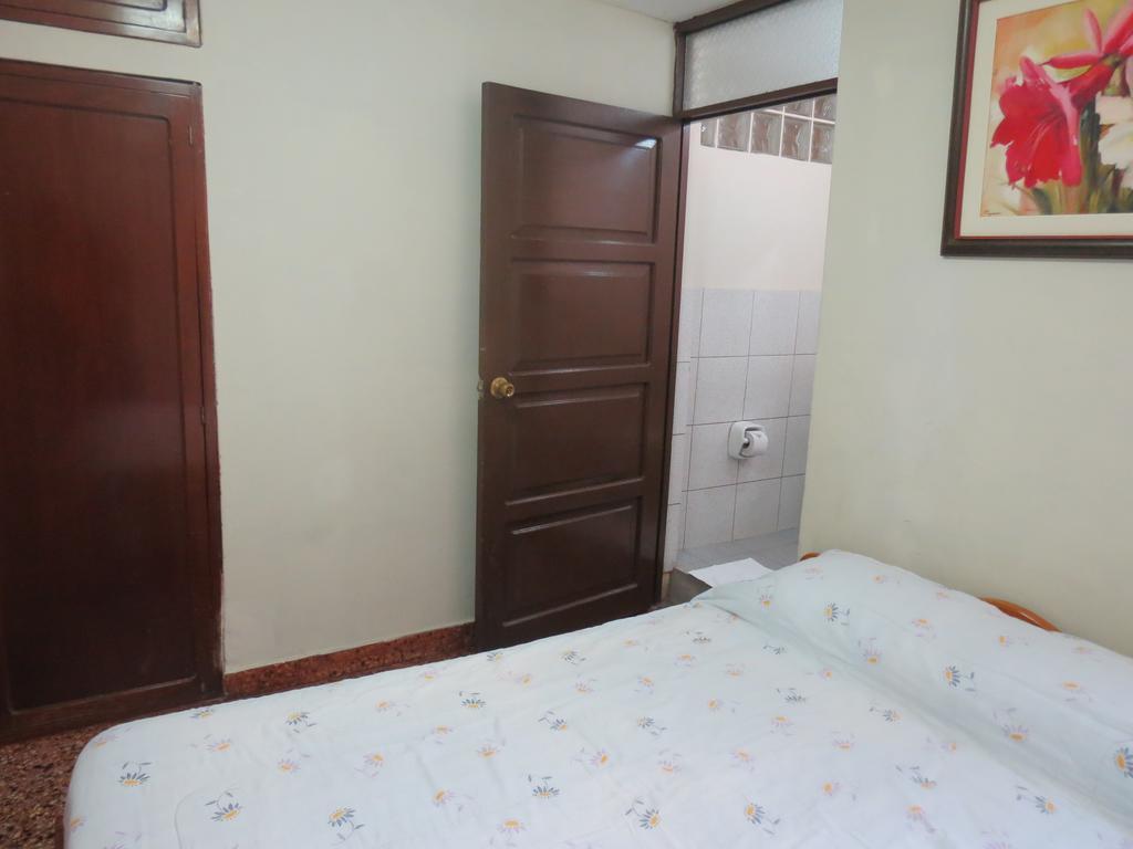 Residencial El Sol De Los Pinos Bed & Breakfast Trujillo Exterior photo