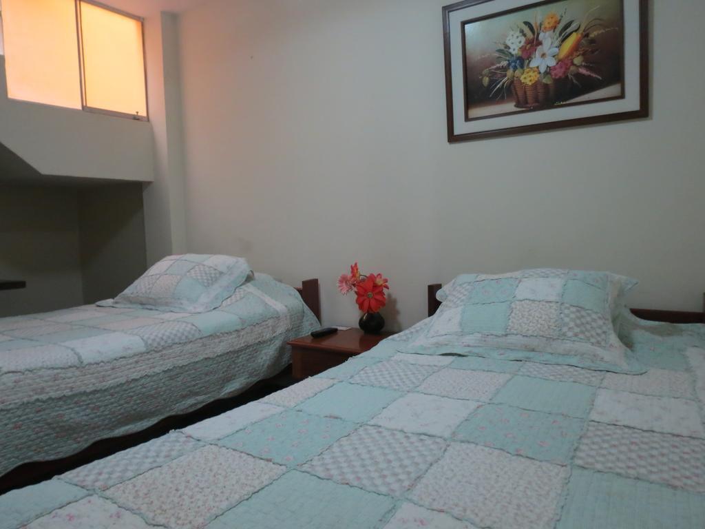 Residencial El Sol De Los Pinos Bed & Breakfast Trujillo Exterior photo
