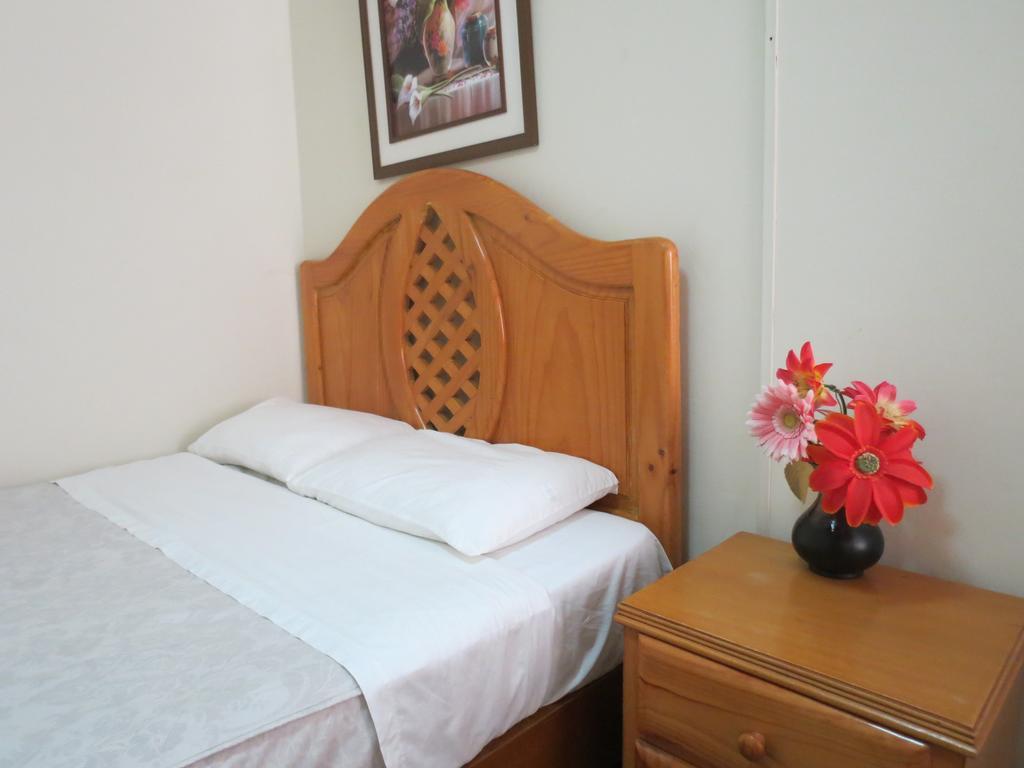 Residencial El Sol De Los Pinos Bed & Breakfast Trujillo Exterior photo