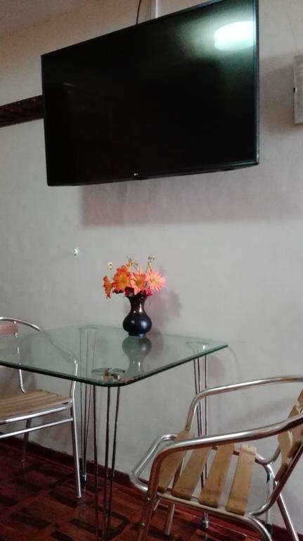 Residencial El Sol De Los Pinos Bed & Breakfast Trujillo Exterior photo