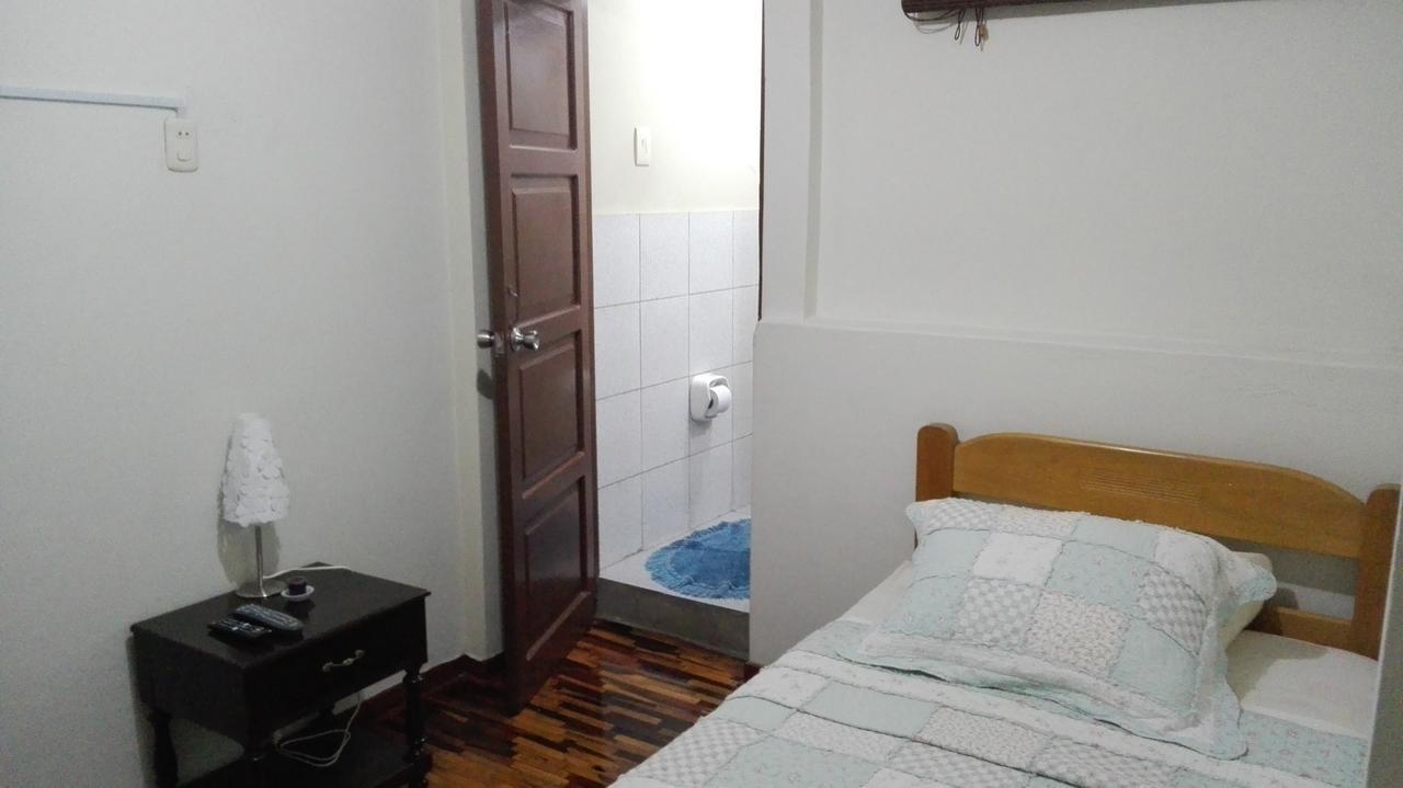 Residencial El Sol De Los Pinos Bed & Breakfast Trujillo Exterior photo