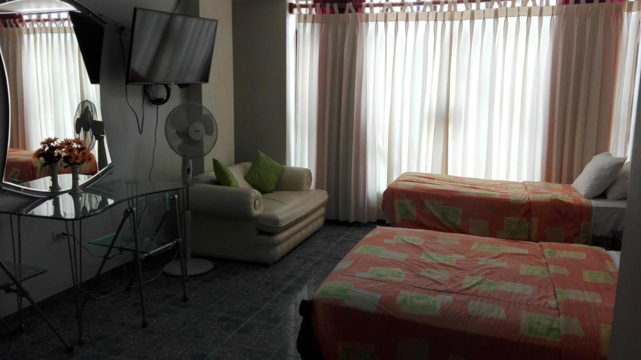 Residencial El Sol De Los Pinos Bed & Breakfast Trujillo Exterior photo